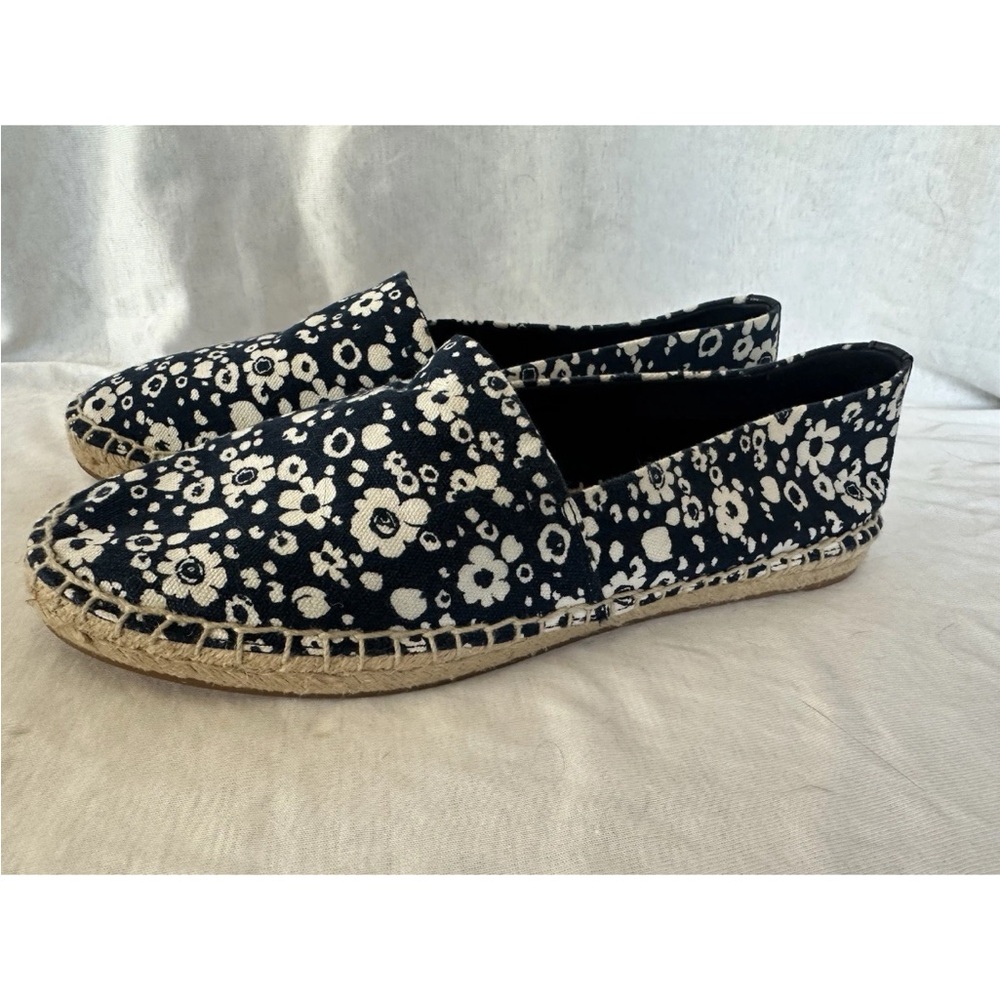 Tory Burch Canvas Navy with white Floral print back logo Espadrilles size 10 - Picture 8 of 15